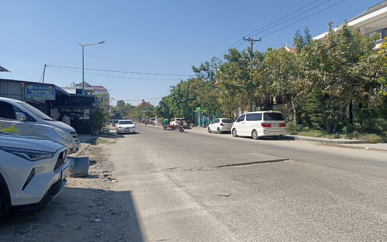 $$$-វីឡាដាក់លក់នៅខាងមុខអាជ្ញាធរសវនកម្មជាតិ-$$$