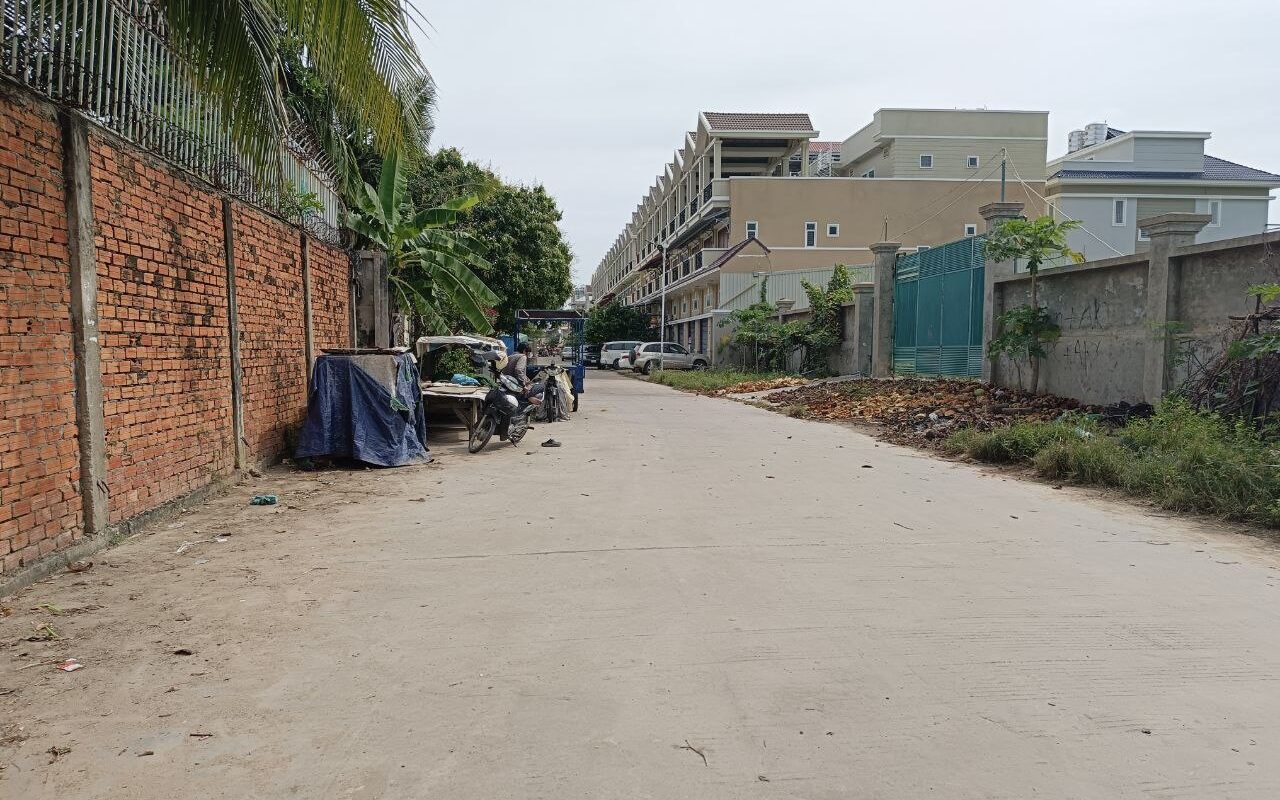 $$$-ឃ្លាំងដាក់លក់ក្បែរផ្សារត្រពាំងឈូក-$$$