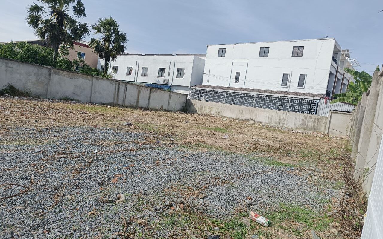 $$$-ដីលក់ផ្លូវបេតុង ខ្នាតសង់ផ្ទះល្វែង-$$$