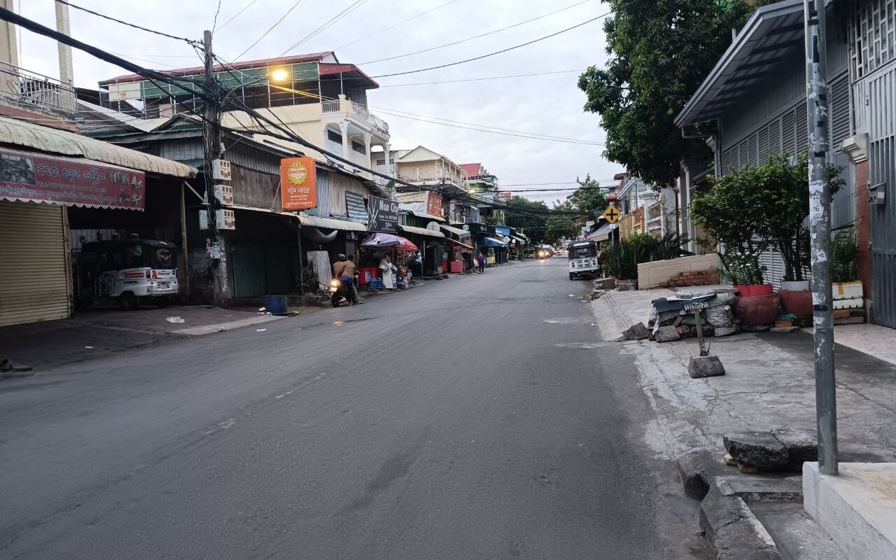 $$$-ផ្ទះលក់ក្បែរផ្សារយូណាយ-$$$