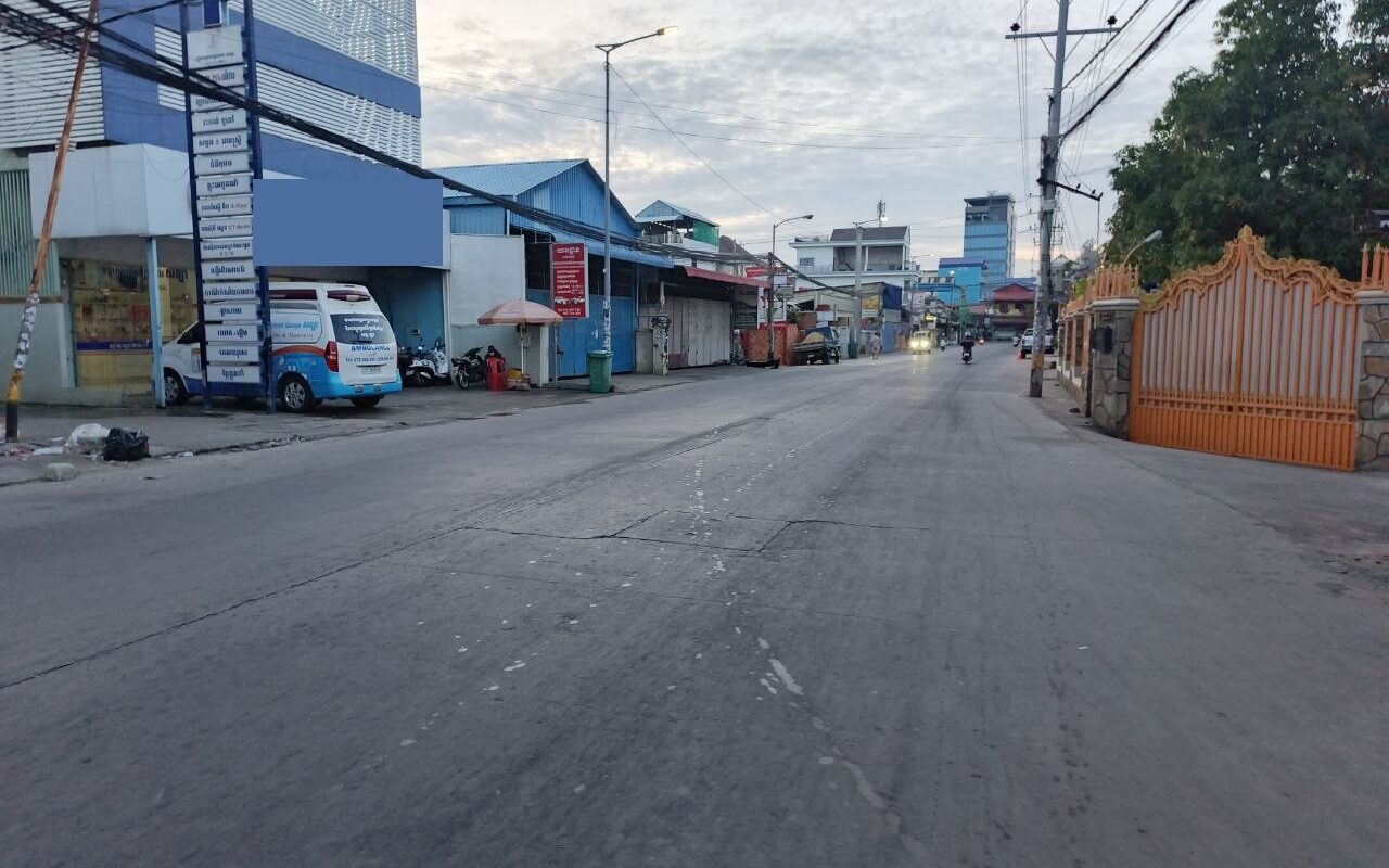 $$$-ផ្ទះកែងដាក់ជួលអូបែកក្អម មានឃ្លាំងស្រាប់-$$$