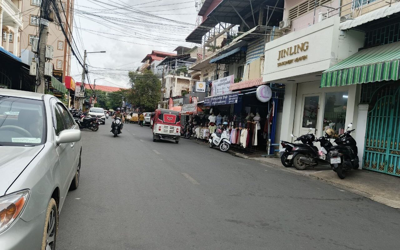 $$$-វីឡាដាក់ជួល ធំទូលាយនៅសន្ធរម៉ុក-$$$