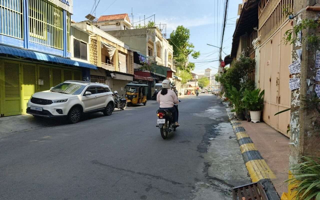 $$$-ផ្ទះជួលជិតសាលាសន្ធរម៉ុក-$$$