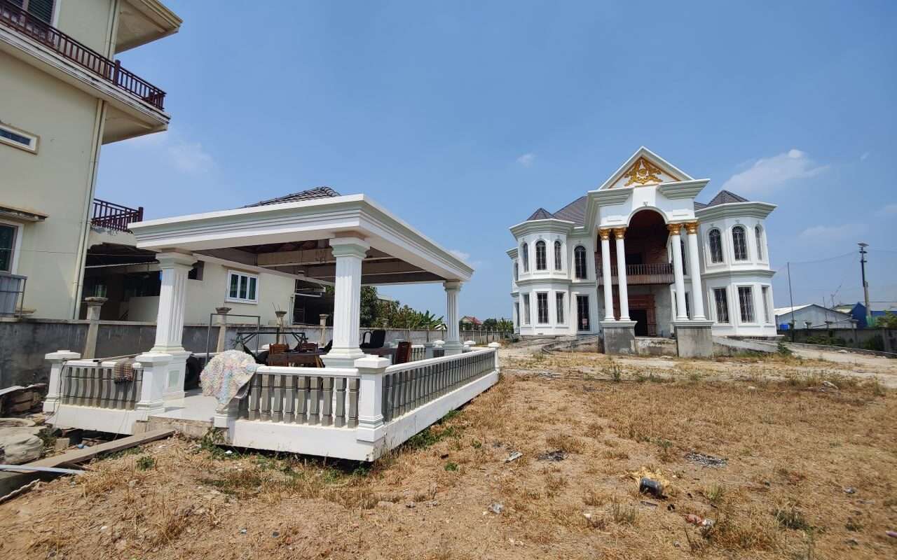 $$$-ភូមិគ្រឹះដាក់លក់នៅក្រុងតាខ្មៅ-$$$