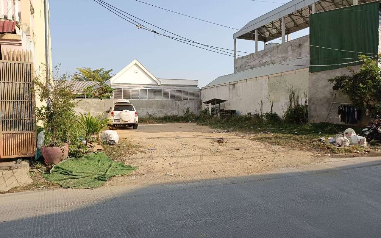 $$$-ដី10mx20mលើផ្លូវបេតុងប្លង់រឹក-$$$