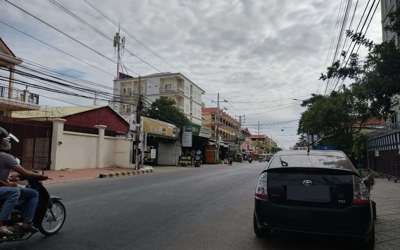 $$$-ឃ្លាំងជួលផ្លូវសឡា-$$$