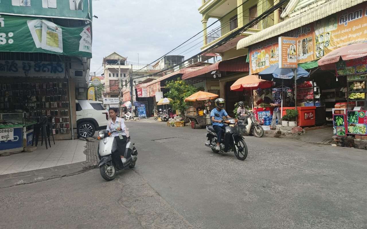 $$$-ផ្ទះ2ល្វែងលក់ផ្សារសឡា-$$$