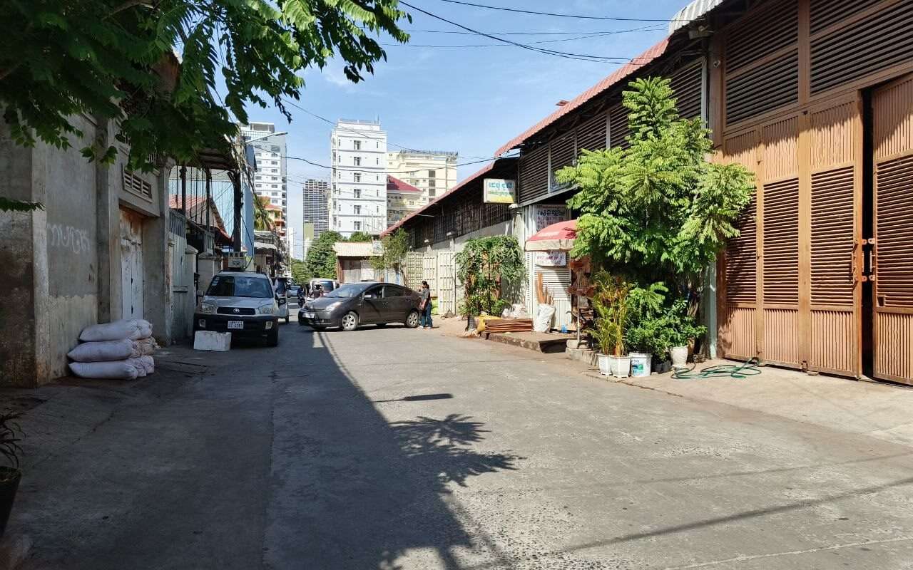 $$$-ឃ្លាំងលក់បឹងត្របែក-មុន្នីវង្ស-$$$