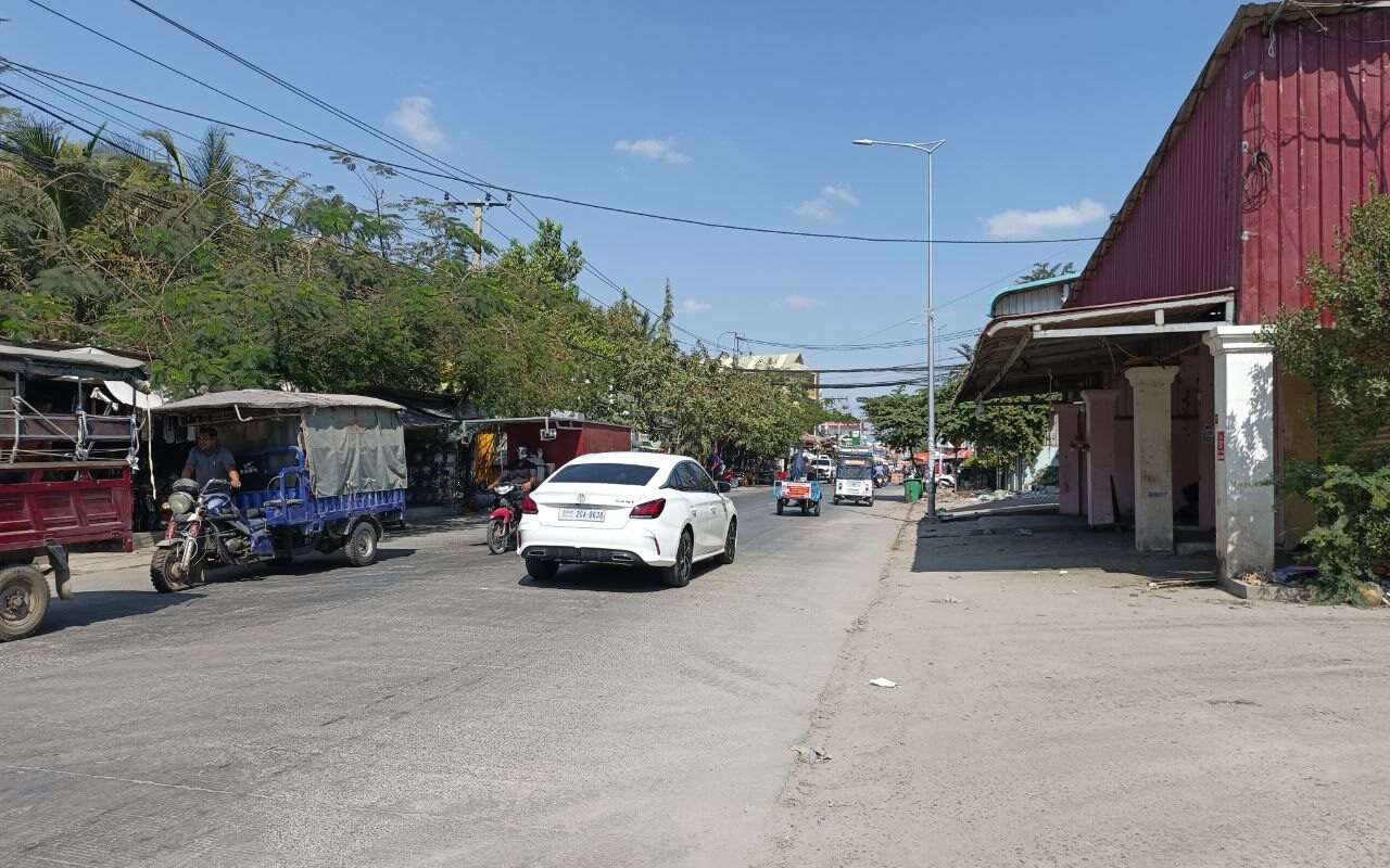 $$$-ដីជួលជាង2000m²ស្តុបទួលពង្រ-$$$