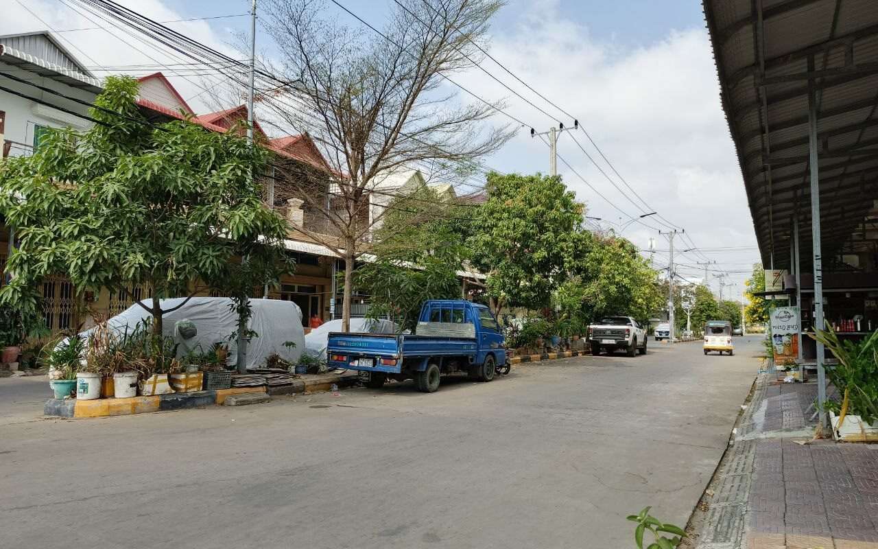 $$$-ផ្ទះកែងលក់$150,000ផ្លូវភ្លោះបុរី-$$$