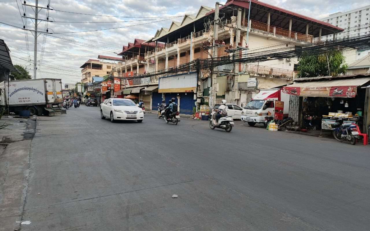 $$$-ផ្ទះផ្លូវធំលក់ដី6×35 $390,000-$$$