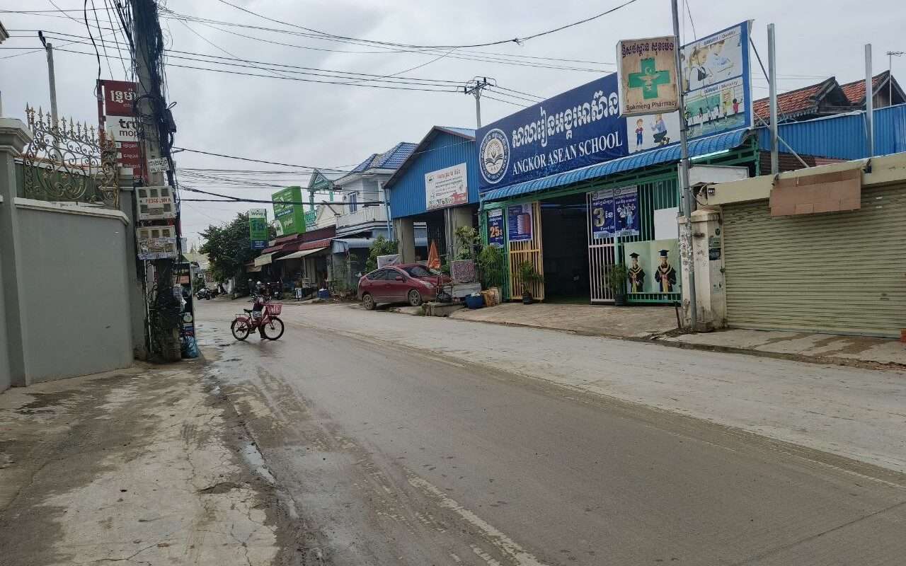 $$$-ដីលក់2400m² ផ្លូវធំ$280/m²-$$$