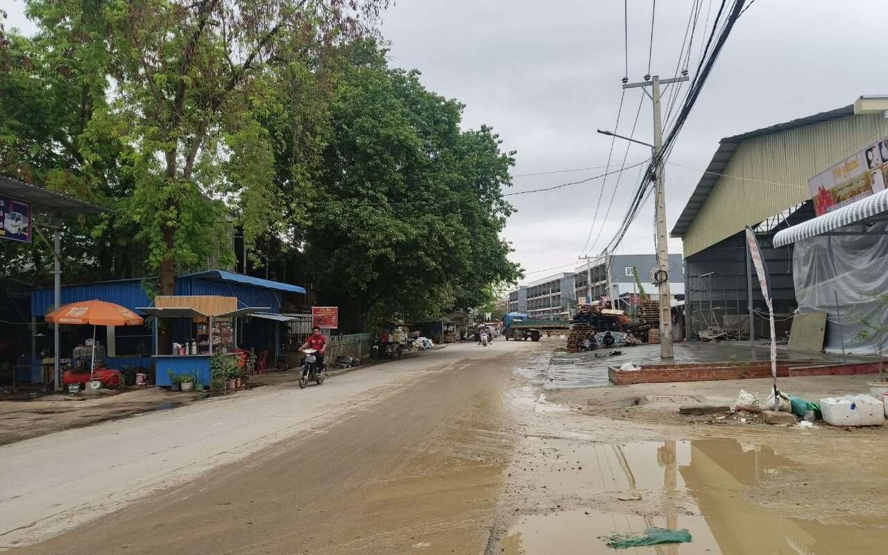 $$$-ដីលក់2400m² ផ្លូវធំ$280/m²-$$$