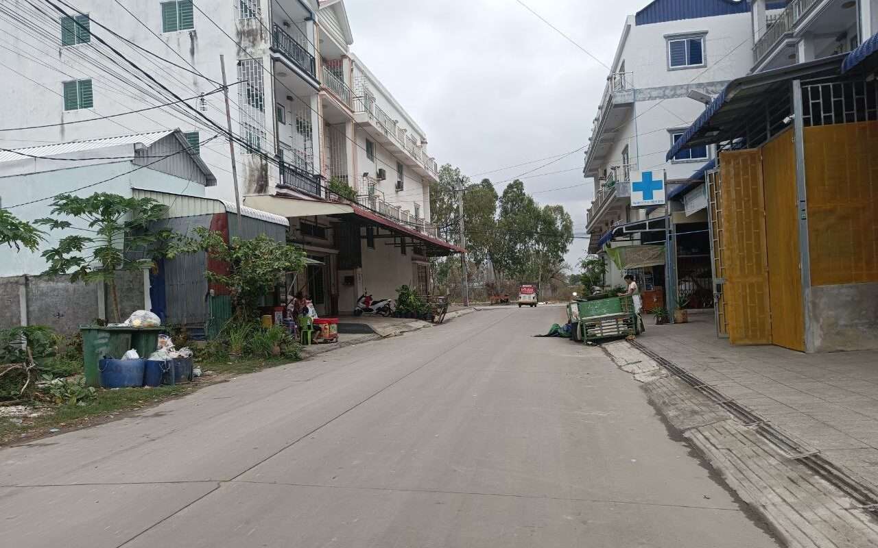 $$$-ដីលក់14,000m²តំលៃ$400/m²-$$$