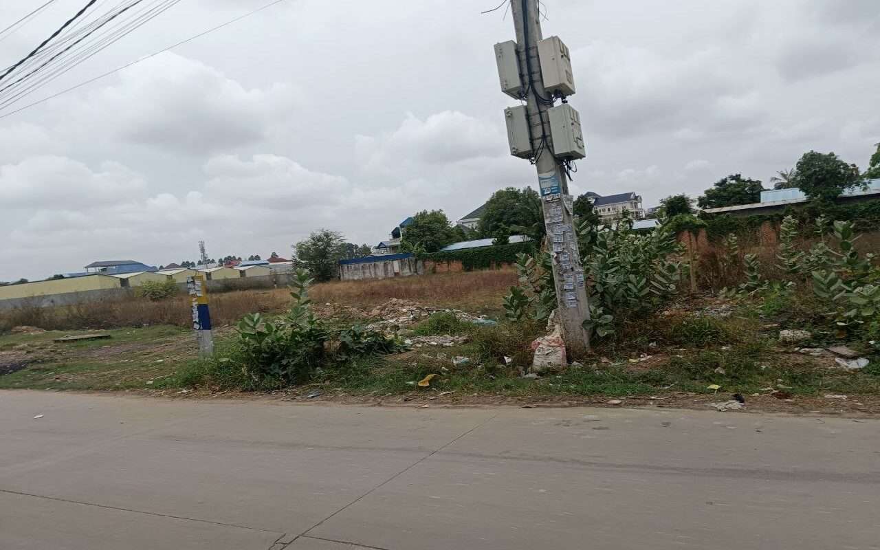 $$$-ដីលក់14,000m²តំលៃ$400/m²-$$$