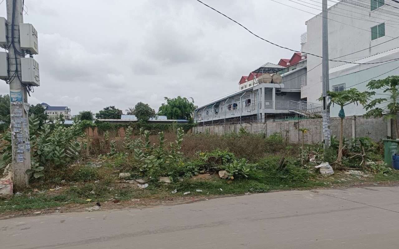 $$$-ដីលក់14,000m²តំលៃ$400/m²-$$$