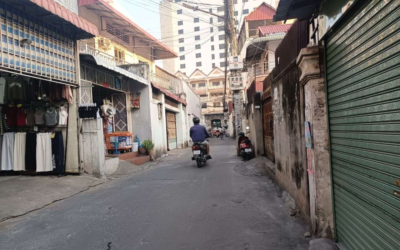 $$$-ផ្ទះឈើកែងជួល$200-$$$