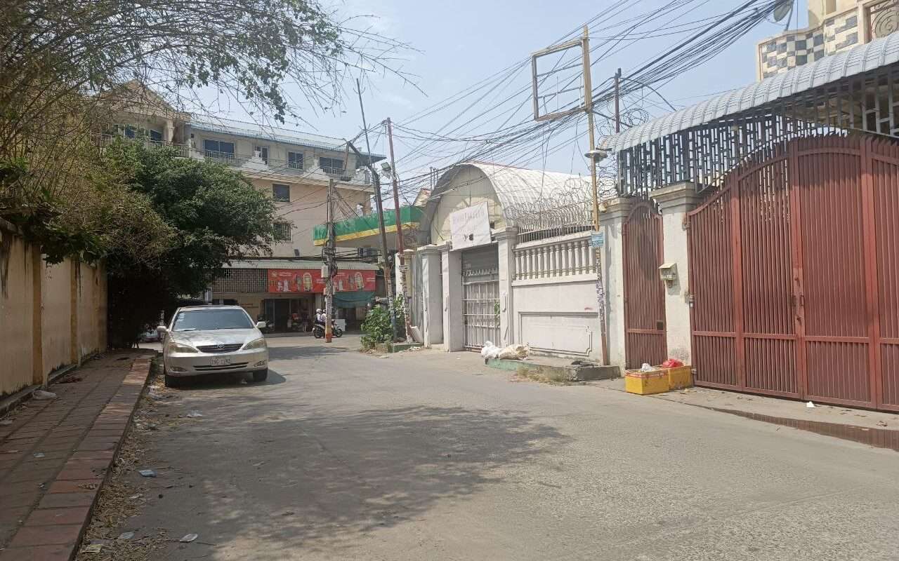 $$$-Small-Villa for Sale 7mx27m-$$$