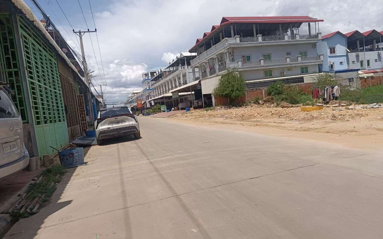$$$-ដីលក់5m x 40m $100K-$$$