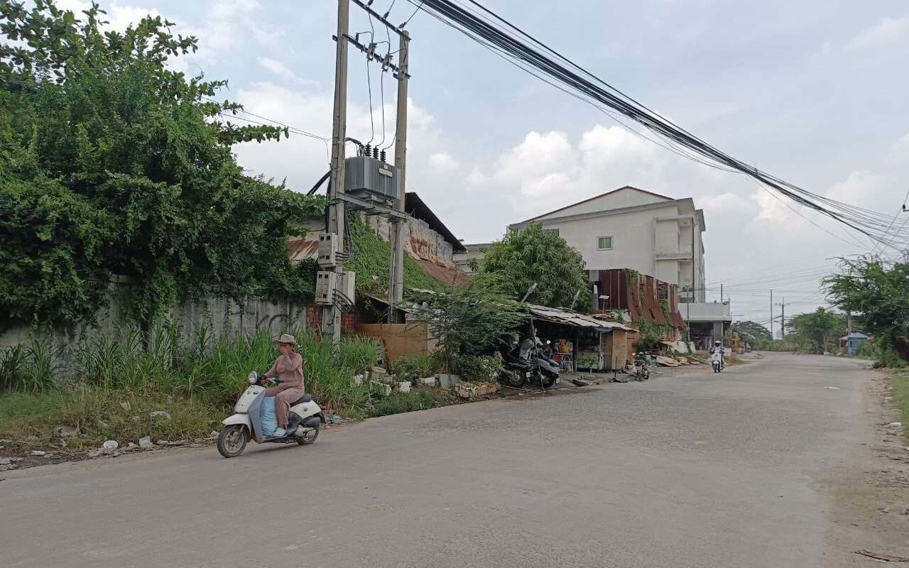 $$$-ដី និងឃ្លាំងជួលកុងតឺន៍រចេញចូលបាន-$$$