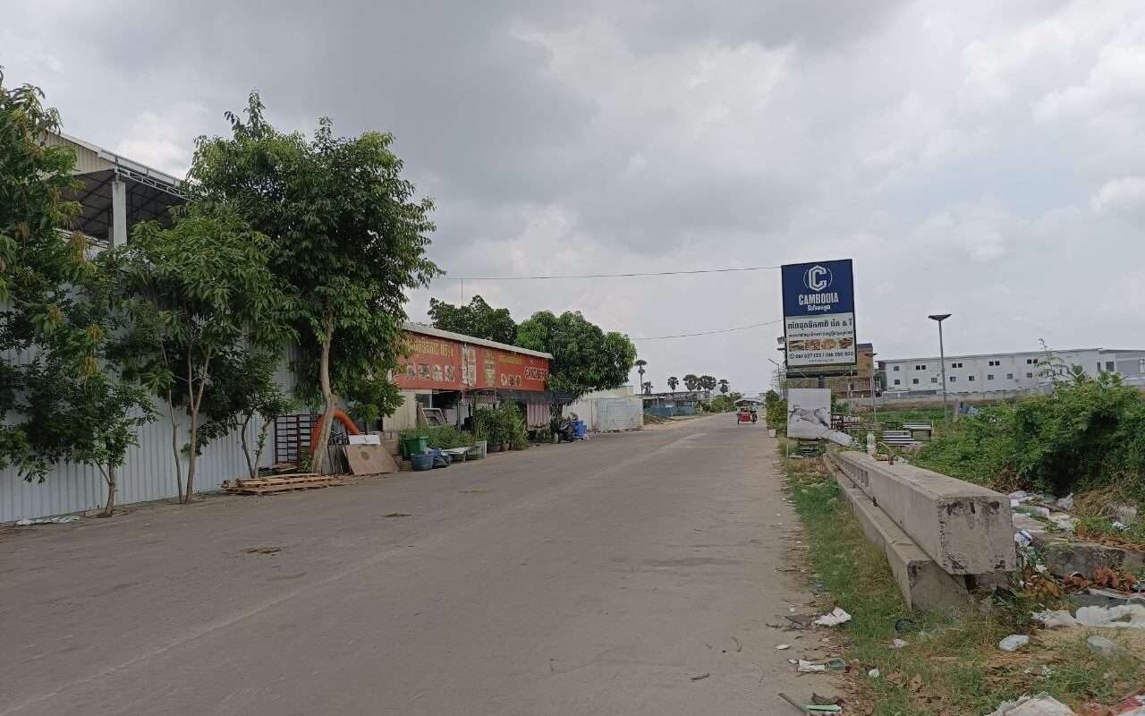 $$$-ផ្ទះកែងលក់ក្រោយវត្តឬស្សីសាញ់-$$$
