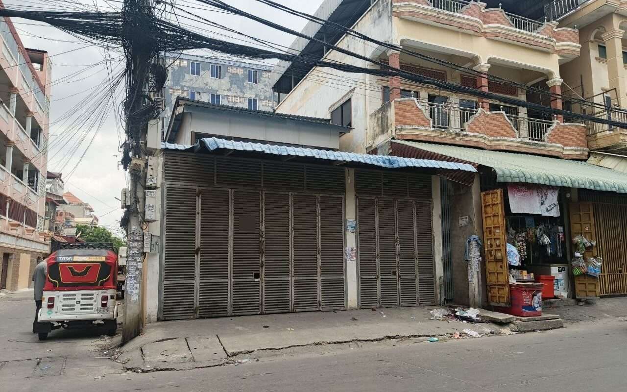 $$$-ផ្ទះកែងជួលមុខហេងលី$350-$$$