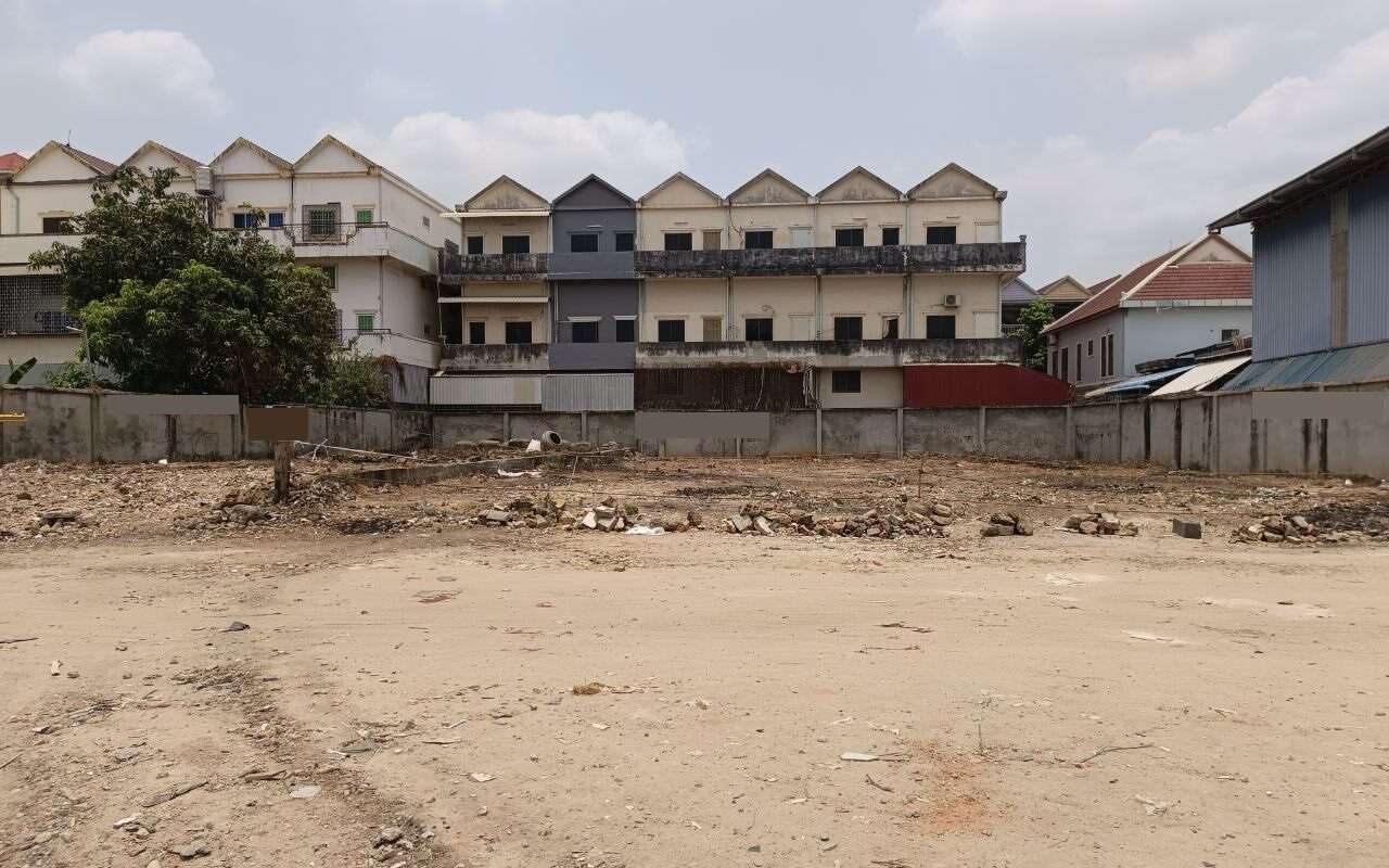 $$$-ដីលក់30m x 35m $1350/Sqm-$$$