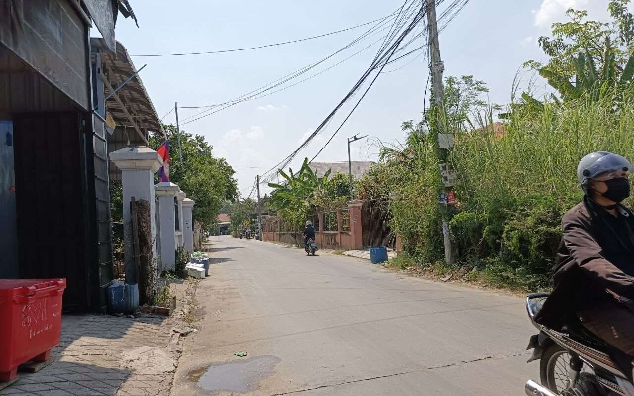 $$$-ដីលក់11.5m x 21m $150K ក្បែរផ្លូវវេងស្រេង-$$$