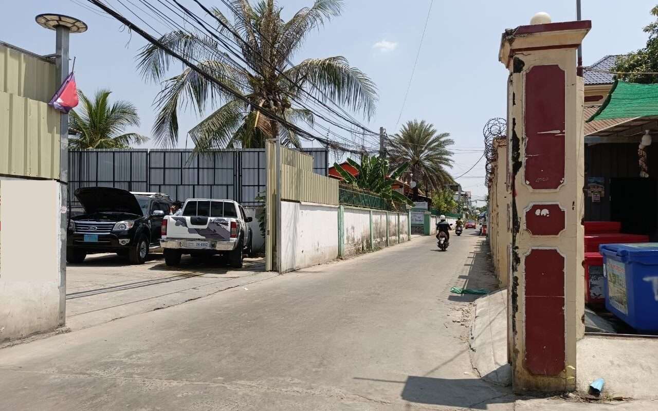 $$$-ដីលក់16m x 22m $330K មុខប្រលាន-$$$