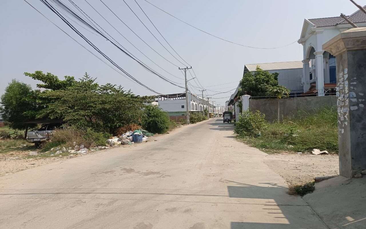$$$-ដីកែងលក់21m x 20m $170,000-$$$