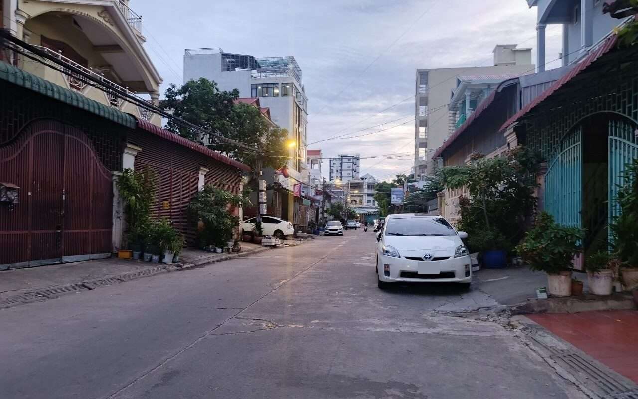 $$$-ដី-ផ្ទះលក់ 9m x 22m $300,000-$$$