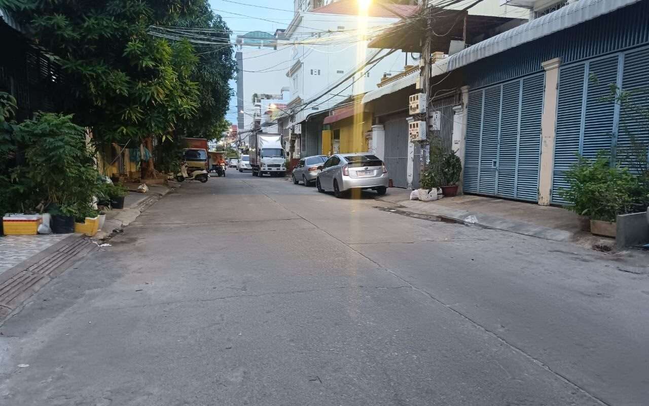 $$$-ដី-ផ្ទះលក់ 9m x 22m $300,000-$$$