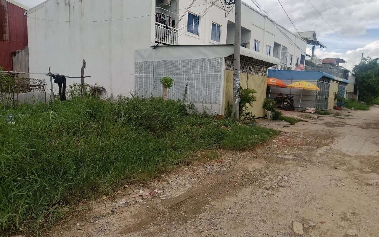 $$$-ដីលក់4.2mx22 $40,000-$$$