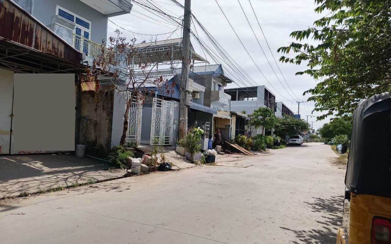 $$$-ឃ្លាំងលក់ 9m x 20m $8x,xxx-$$$