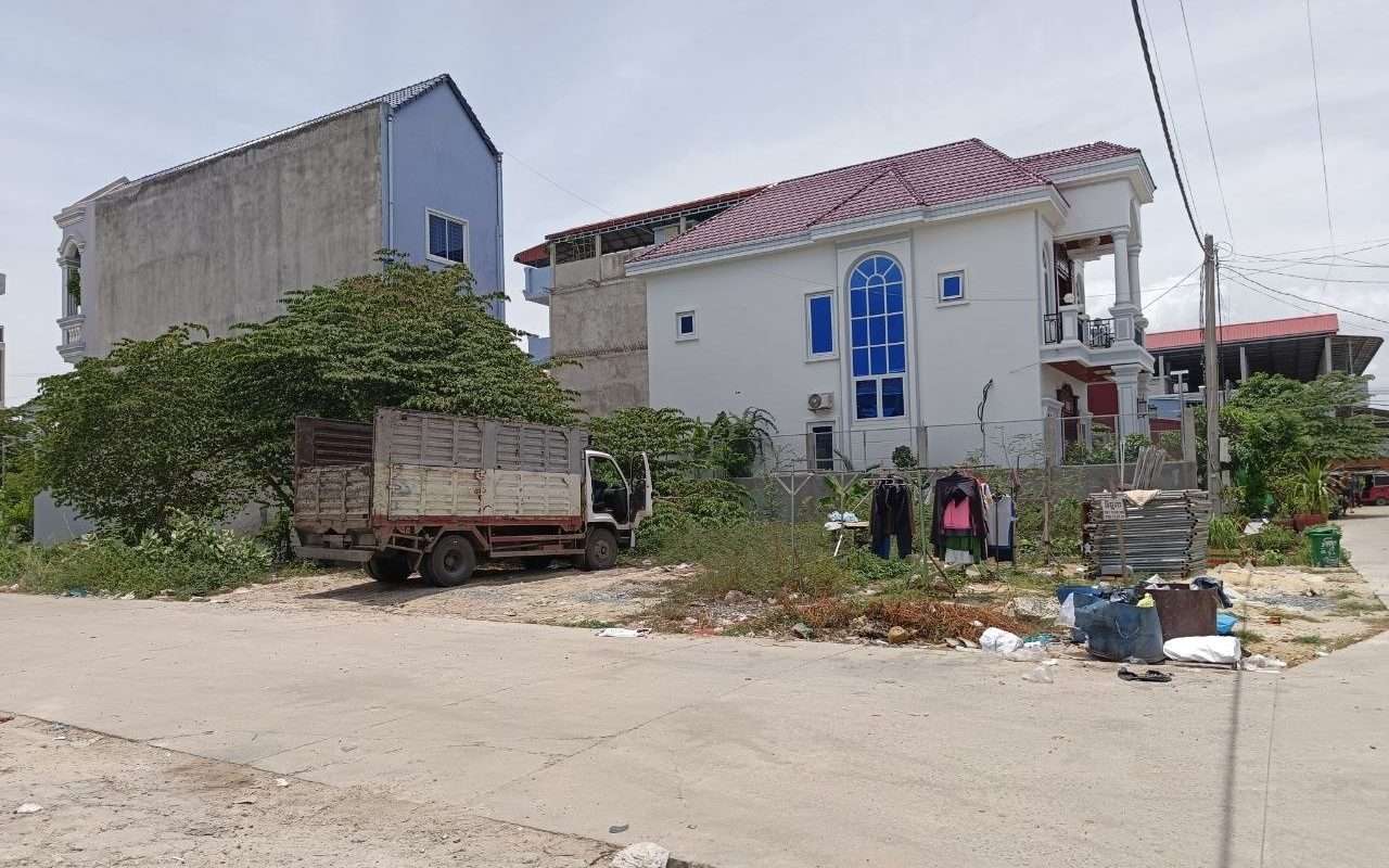 $$$-ដីកែងជួល 11m x 18m $500/ខែ-$$$