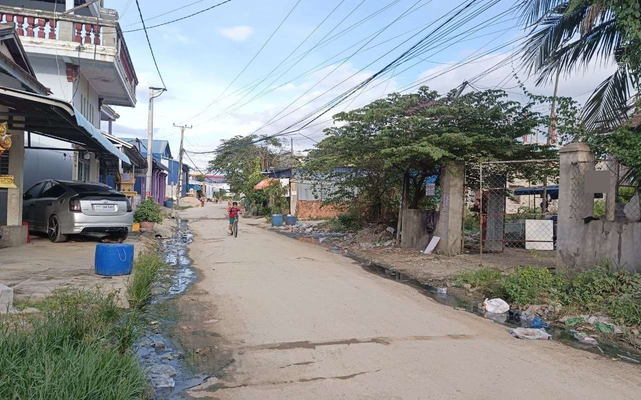 $$$-ដីលក់16m x 65m $2000,000-$$$