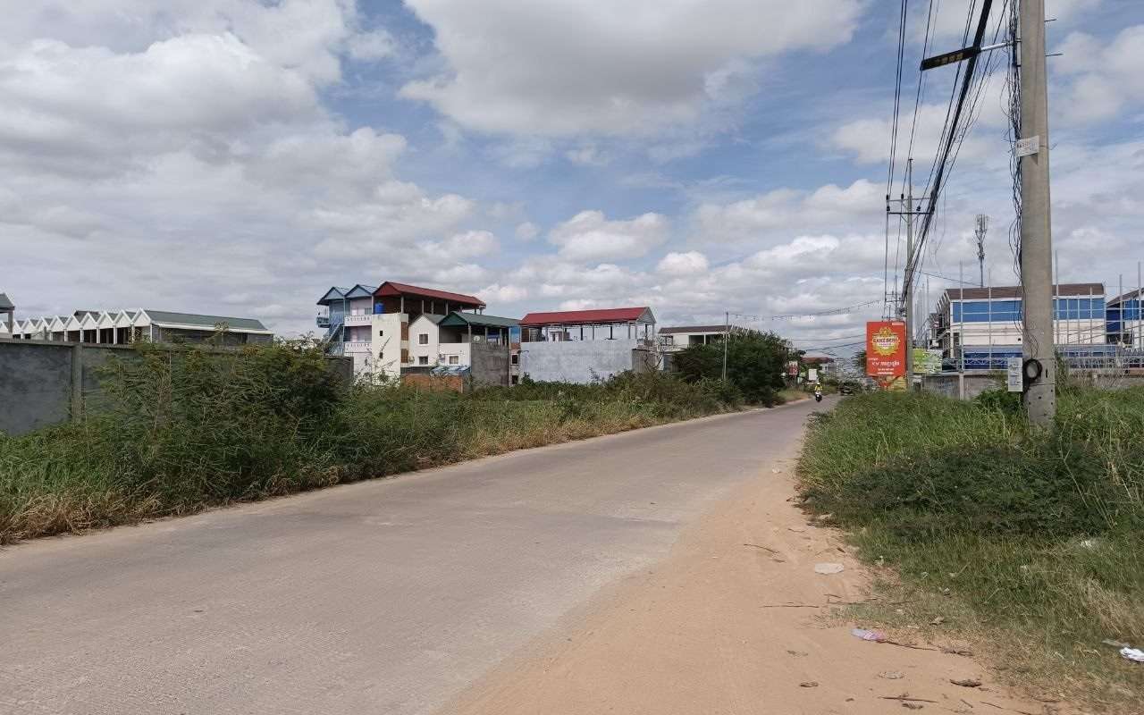 $$$-ដីអាជីវកម្មជួល 7,000 Sqm $3,000/ខែ-$$$