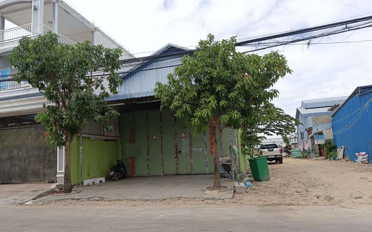 $$$-ឃ្លាំងអាជីវកម្មជួល 6,5m x 20m $300/ខែ-$$$