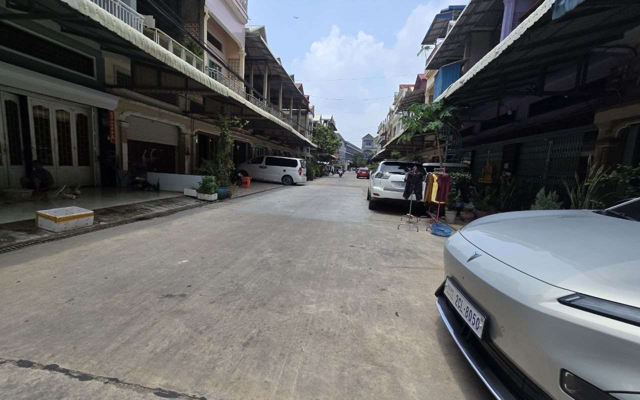 $$$-ផ្ទះលក់ 4.3m x 22m $86,000-$$$